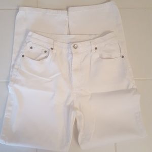 DG2 White Jeans w-American Flag on 1 Rear Pocket